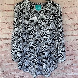 EUC Escapada Zebra Hi-low Tunic